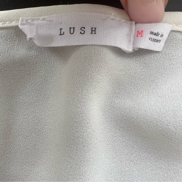 LUSH Women's White Semi Sheer Hi-Low Hem Scoop neck Blouse size M work chic - Picture 2 of 5